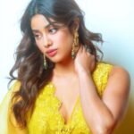 Janhvi Kapoor Instagram - Happy Diwali 🪔 from me and @tyaanijewellery 💕