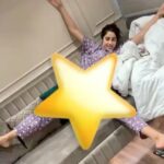 Janhvi Kapoor Instagram - Milli mid shoot shenanigans #missing 🤡🥰😏🕺🏼