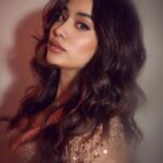 Janhvi Kapoor Instagram - ✨ Styled by @mohitrai with @shubhi.kumar Assisted by @harshitasamdariya Photographed by @kadamajay