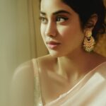 Janhvi Kapoor Instagram – can I pretend to live in the 50s forever
