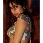 Janhvi Kapoor Instagram - 👰‍♀️ 🧜🏼‍♀️ For: @thebridalasiamagazine @bridalasia . . Photographs by: Vaishnav Praveen (@vaishnavpraveen), @thehouseofpixels Styling: Nupur Mehta Puri (@nupurmehta18, @n2root) Assisted by: Sanskriti Sharma (@chicbydefault) Creative Direction: Gopalika Virmani (@gopalikavirmani) Makeup Artist: Riviera Lynn (@rivieralynn, @animacreatives) Hair Stylist: Aanchal Morwani (@hot.hair.balloon) PR Agency: Hype PR (@hypenq_pr) Production: MMC World (@mmcworld_official) . . Blouse: Aisha Rao (@aisharaoofficial) Jewellery: Rare Heritage (@rareheritage) Outfit: The House of Exotique (@house_of_exotique) Jewellery: Rare Heritage (@rareheritage)
