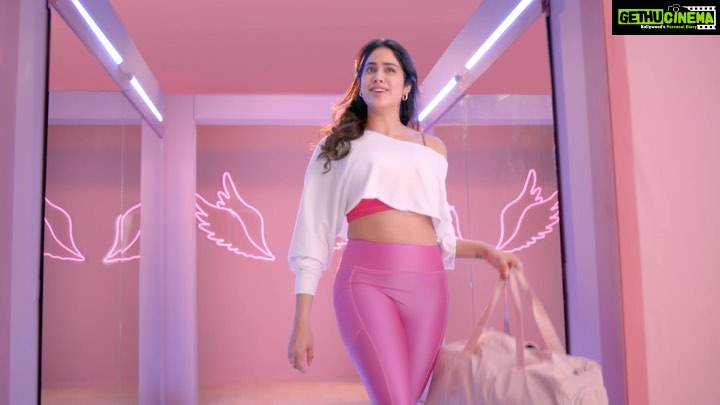 Janhvi Kapoor Instagram - Get ready to #PutYourWingsOn with #PareeSanitaryPads.π§π»ββοΈ Had super fun doing this cool film with #Paree. Hereβs to each one of us girls who wants to reach for the sky. π Visit pareegirl.com and shop now!