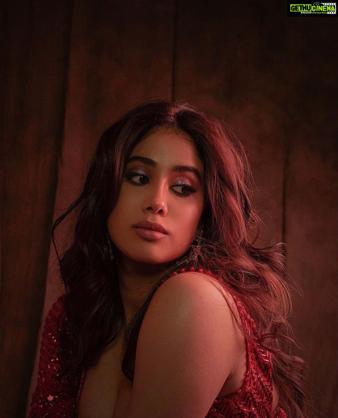 Janhvi Kapoor Instagram - sweet as cherry wine 🍒