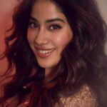 Janhvi Kapoor Instagram – ✨ 

Styled by @mohitrai with @shubhi.kumar
Assisted by @harshitasamdariya
Photographed by @kadamajay