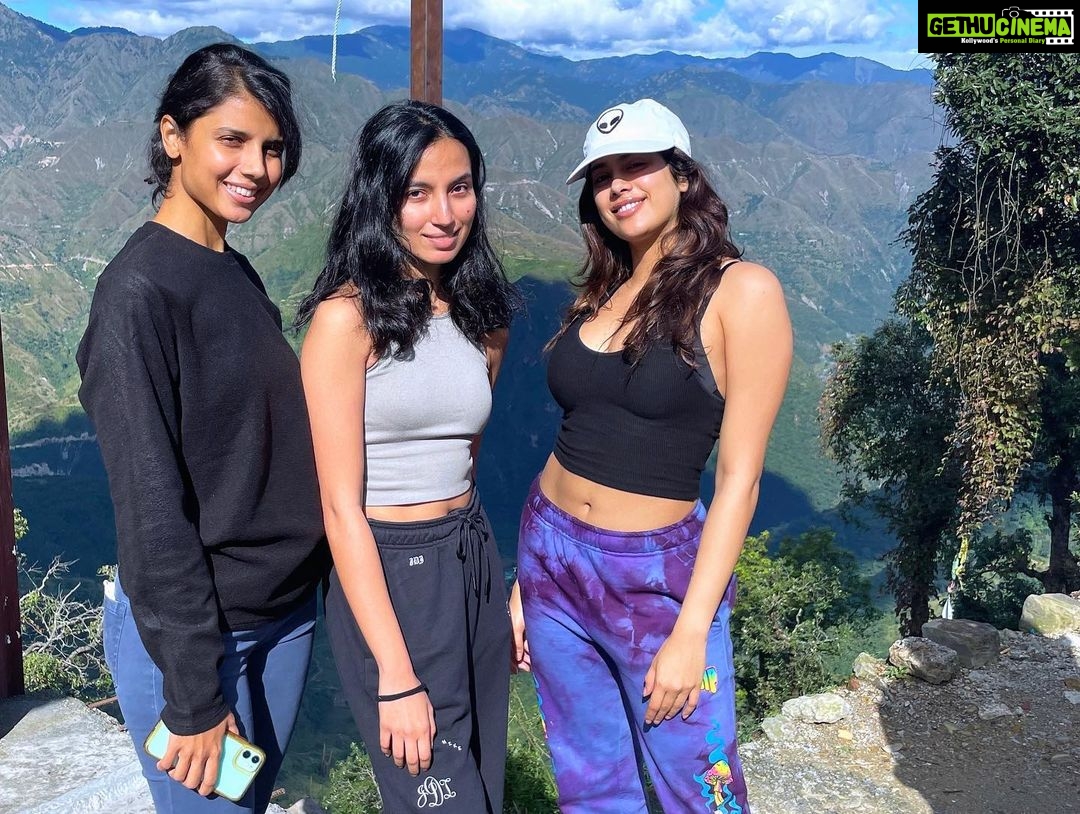 Janhvi Kapoor Instagram - somewhere over the rainbow 🌈 JW Marriott Mussoorie Walnut Grove Resort & Spa