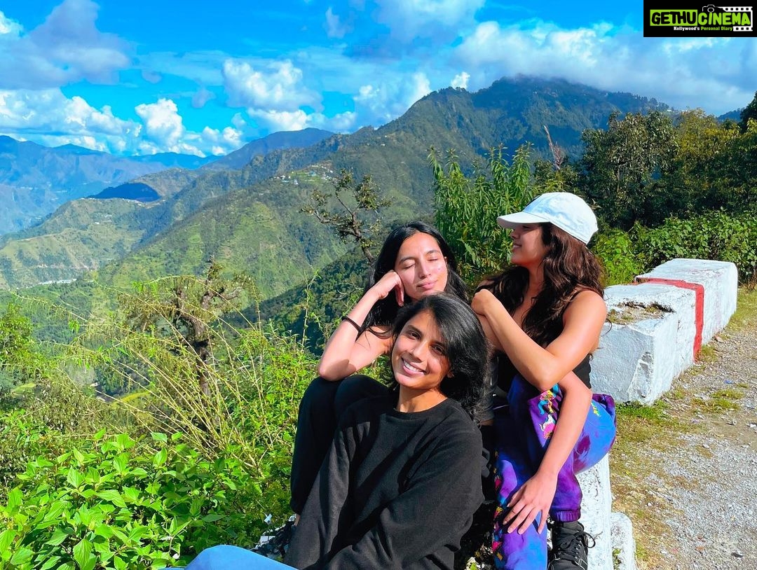Janhvi Kapoor Instagram - somewhere over the rainbow 🌈 JW Marriott Mussoorie Walnut Grove Resort & Spa