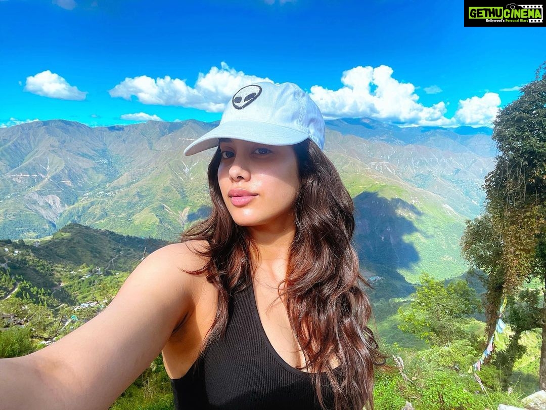 Janhvi Kapoor Instagram - somewhere over the rainbow 🌈 JW Marriott Mussoorie Walnut Grove Resort & Spa