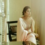 Janhvi Kapoor Instagram - done posting this look now I promise 🙃🙃 #sarinotsari