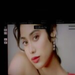Janhvi Kapoor Instagram - Valentine’s Day is almost here so here’s an accurate depiction of all my moods 🙃 Wearing my one true love @nykaabeauty 💕 show me your Valentine’s Day moods and looks!! Tag me and @mynykaa @nykaabeauty 😬❤️