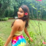 Janhvi Kapoor Instagram - 🌺 flower child 🌺 child of the moon raised by the sun in a world walked by stars & a sky drawn with flowers