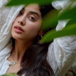 Janhvi Kapoor Instagram - 🍃 isn’t it pretty to think so?