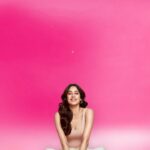 Janhvi Kapoor Instagram - It’s getting too HOT PINK to handle🔥 The #HottestSaleOfTheYear is now LIVE! Get your favourite brands on Upto 50% off @nykaabeauty @mynykaa !! And if you’re a Newbie at Nykaa use the code FIRST300 to get more discounts! What’s more HOT than this?🤩 Get my limited edition signed All That You Love pouch if you shop for ₹5,000 and above🛍 Download the Nykaa app and get shopping while it’s still HOT🔥 #Nykaa #NykaaBeauty #NykaaNaturals #HottestSaleOfTheYear #HotPinkSale2021 #NykaaHotPinkSale #HotPink #NykaaSale