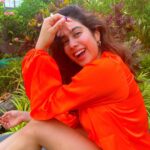 Janhvi Kapoor Instagram - 🍃 🌸 ⛅️“May we start to walk lightly on this earth the way that other creatures do. May we recognise that our environment is the one thing that we all share.”🍃 🌸 ⛅️