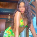 Janhvi Kapoor Instagram - Island girl 🏝🌸