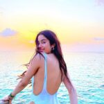 Janhvi Kapoor Instagram - Iridescence 🌈