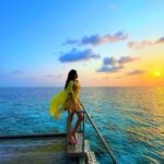 Janhvi Kapoor Instagram - Last to get on the Maldives bandwagon but I fully get the hype 🏝 🙌🏼 The Westin Maldives Miriandhoo Resort