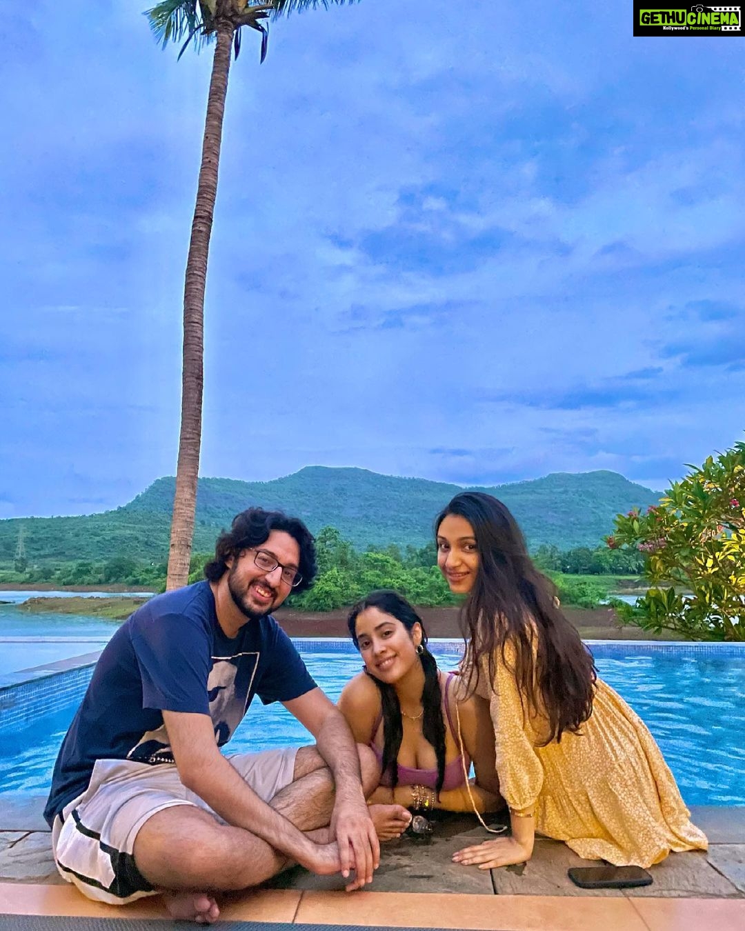 Janhvi Kapoor Instagram - wildflower wildfire