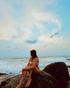 Janhvi Kapoor Instagram - Maybe half the beauty of every blurred sunset is that it is fleeting ⛅️