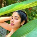 Janhvi Kapoor Instagram - kisses from the sun 🌞💕