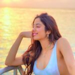 Janhvi Kapoor Instagram - Iridescence 🌈