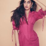 Janhvi Kapoor Instagram - Still day 5 but look 2 #Roohi 💕