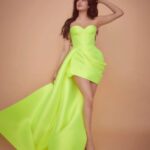 Janhvi Kapoor Instagram - Roohi promotions day 1 🧚🏻🐠🍏💚