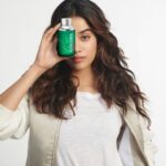 Janhvi Kapoor Instagram – Happy Republic Day from @benetton_perfumes and me to you all! ❤️🇮🇳 #ColorsPink and #ColorsGreen are inspired by diversity, colors and positive energy 🌈  Let’s celebrate all that makes us different and everything that brings us together!