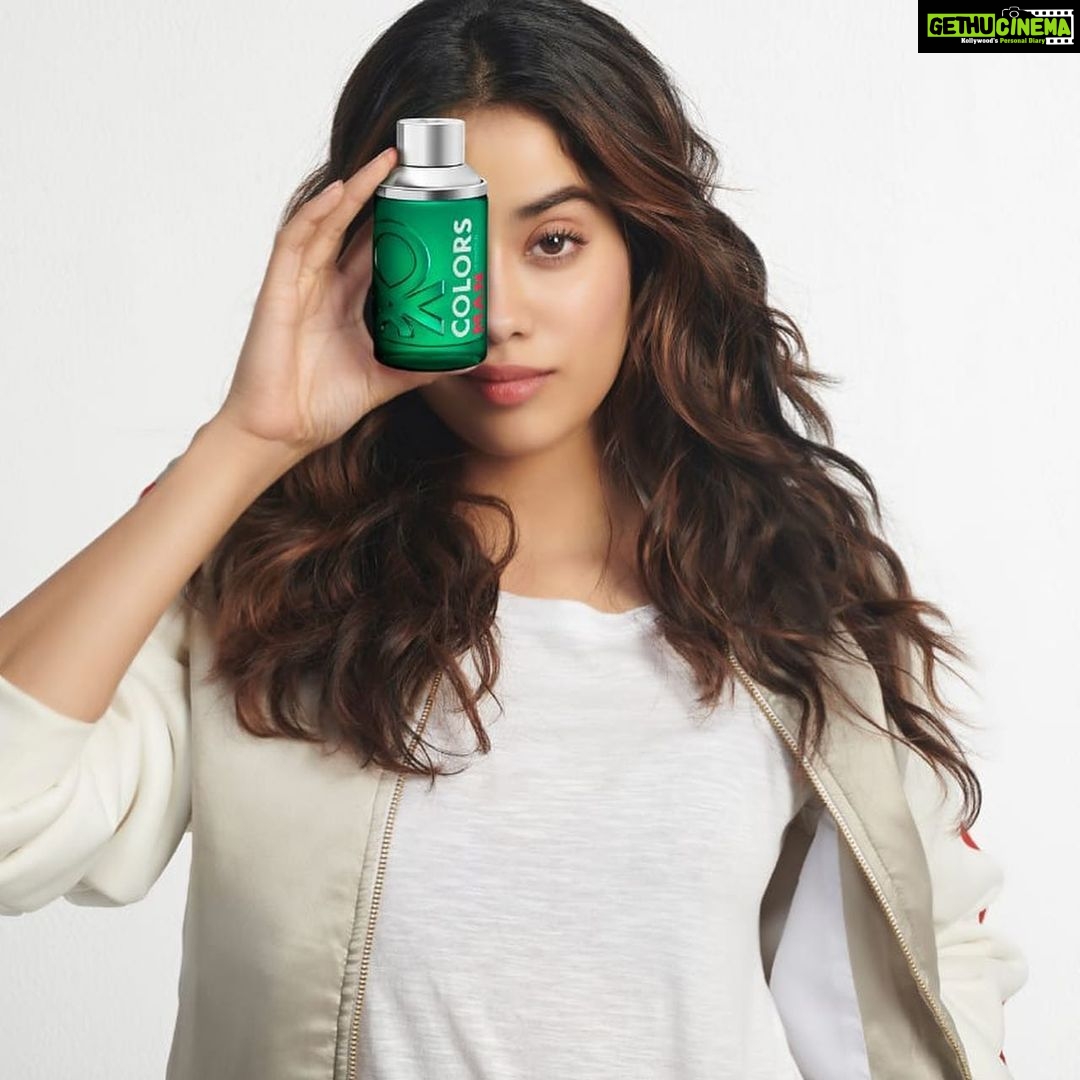 Janhvi Kapoor Instagram - Happy Republic Day from @benetton_perfumes and me to you all! ❤️🇮🇳 #ColorsPink and #ColorsGreen are inspired by diversity, colors and positive energy 🌈 Let’s celebrate all that makes us different and everything that brings us together!