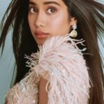 Janhvi Kapoor Instagram - 🧚🏻