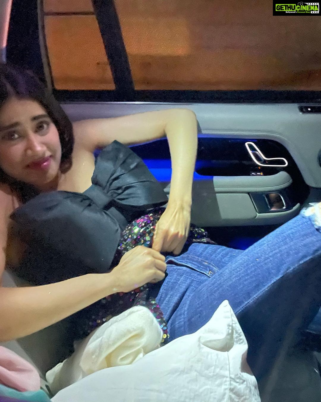 Janhvi Kapoor Instagram - 🙃 it was a relaxed day 🙃