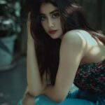 Janhvi Kapoor Instagram – #Roohi day 5 🍒 

In theatres 11th March!!!