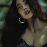 Janhvi Kapoor Instagram – #Roohi day 5 🍒 

In theatres 11th March!!!