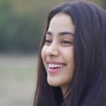 Janhvi Kapoor Instagram – This Women’s Day let’s accept and celebrate all definitions of what makes us beautiful with @nykaabeauty @mynykaa’s #IMMyBeautiful and navigate through our relationship with beauty to celebrate all our  imperfections that make us perfect and beautiful! There’s no wrong or right when it comes to your self image, the only thing that matters is to love yourself and do what makes you feel confident 💕
Happy Women’s Day to all♥️