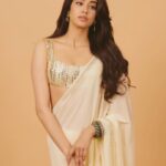 Janhvi Kapoor Instagram – #Roohi day 4 🕊