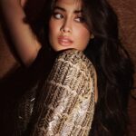 Janhvi Kapoor Instagram – Tbh #NadiyonPaar I just hope there’s a big fat cheesecake waiting for me 🍰 

Song out now, link in bio ✨

#Roohi in theatres 11th of March