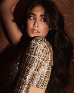 Janhvi Kapoor Instagram - Tbh #NadiyonPaar I just hope there’s a big fat cheesecake waiting for me 🍰 Song out now, link in bio ✨ #Roohi in theatres 11th of March