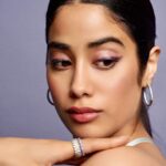 Janhvi Kapoor Instagram – Palat? 

#Roohi day 2 💕