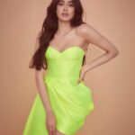 Janhvi Kapoor Instagram – Roohi promotions day 1 🧚🏻🐠🍏💚