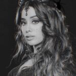 Janhvi Kapoor Instagram - Roohi ya Afza? Aapki pasand kaun hain? #Panghat song link in bio 💕