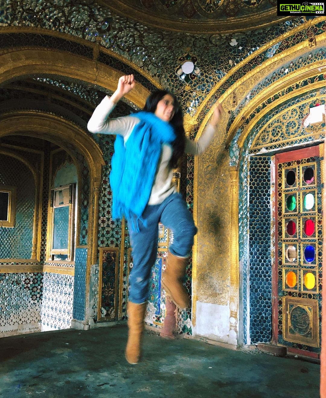Janhvi Kapoor Instagram - Travelled the world but no place makes me jump like 🇮🇳