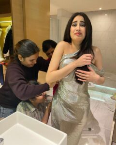 Janhvi Kapoor Instagram - Before and after 🙃