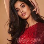 Janhvi Kapoor Instagram - Whoever edited this god bless u