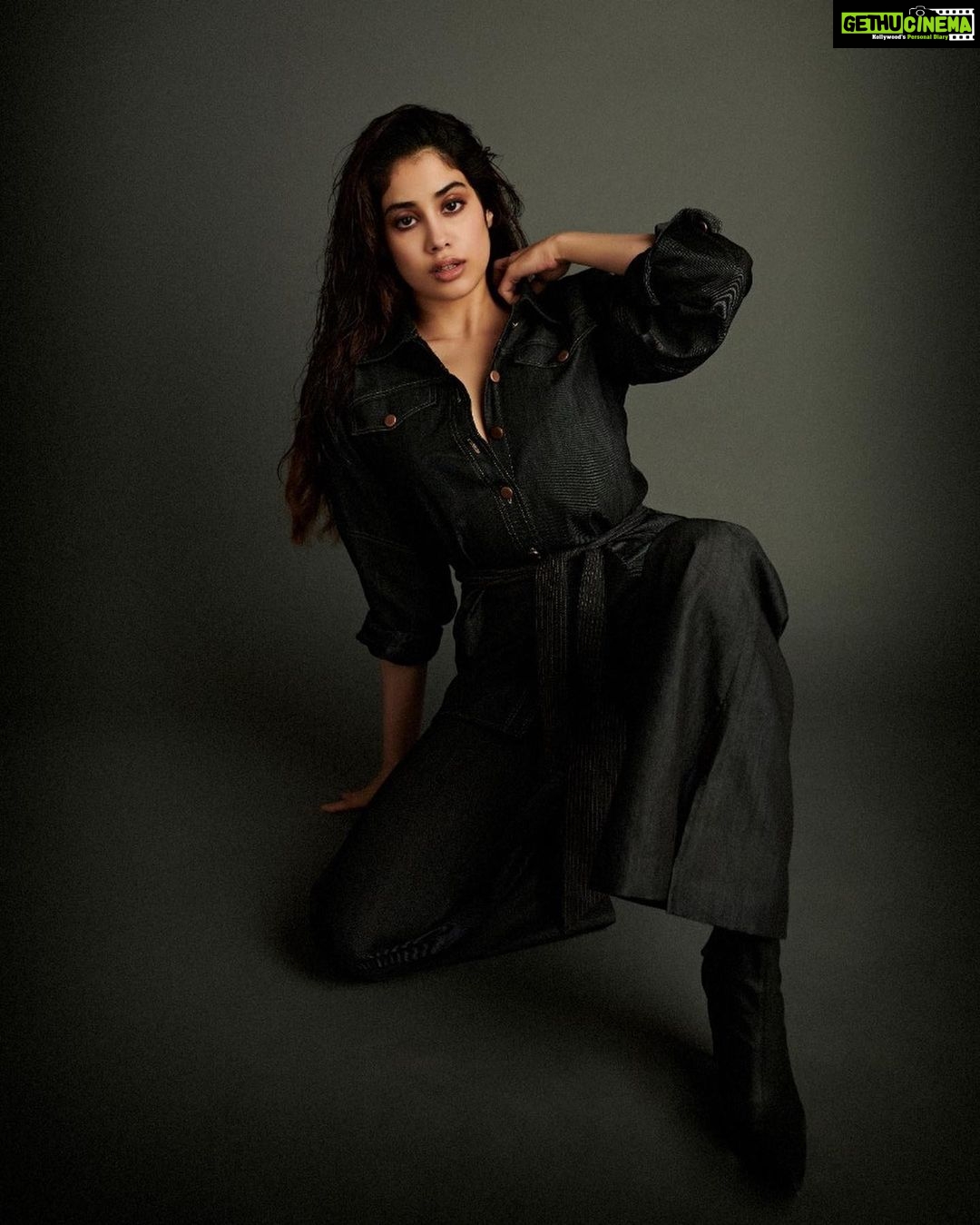 Janhvi Kapoor Instagram - Trying to keep it together this year like 🤪🤕🥴