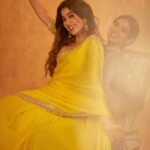 Janhvi Kapoor Instagram – Days that I don’t annoy my sister are days that are incomplete 🤕