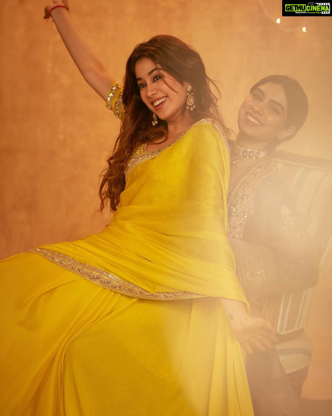 Janhvi Kapoor Instagram - Days that I don’t annoy my sister are days that are incomplete 🤕