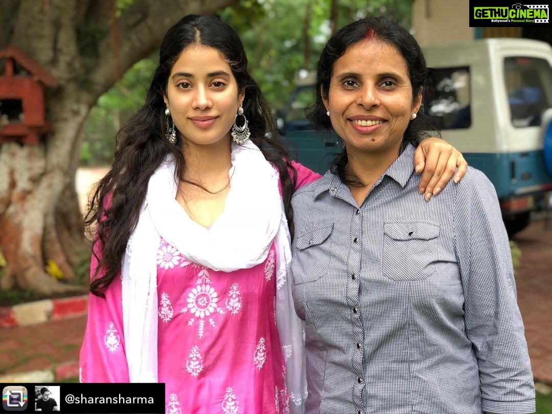 Janhvi Kapoor Instagram - First meeting ☺️