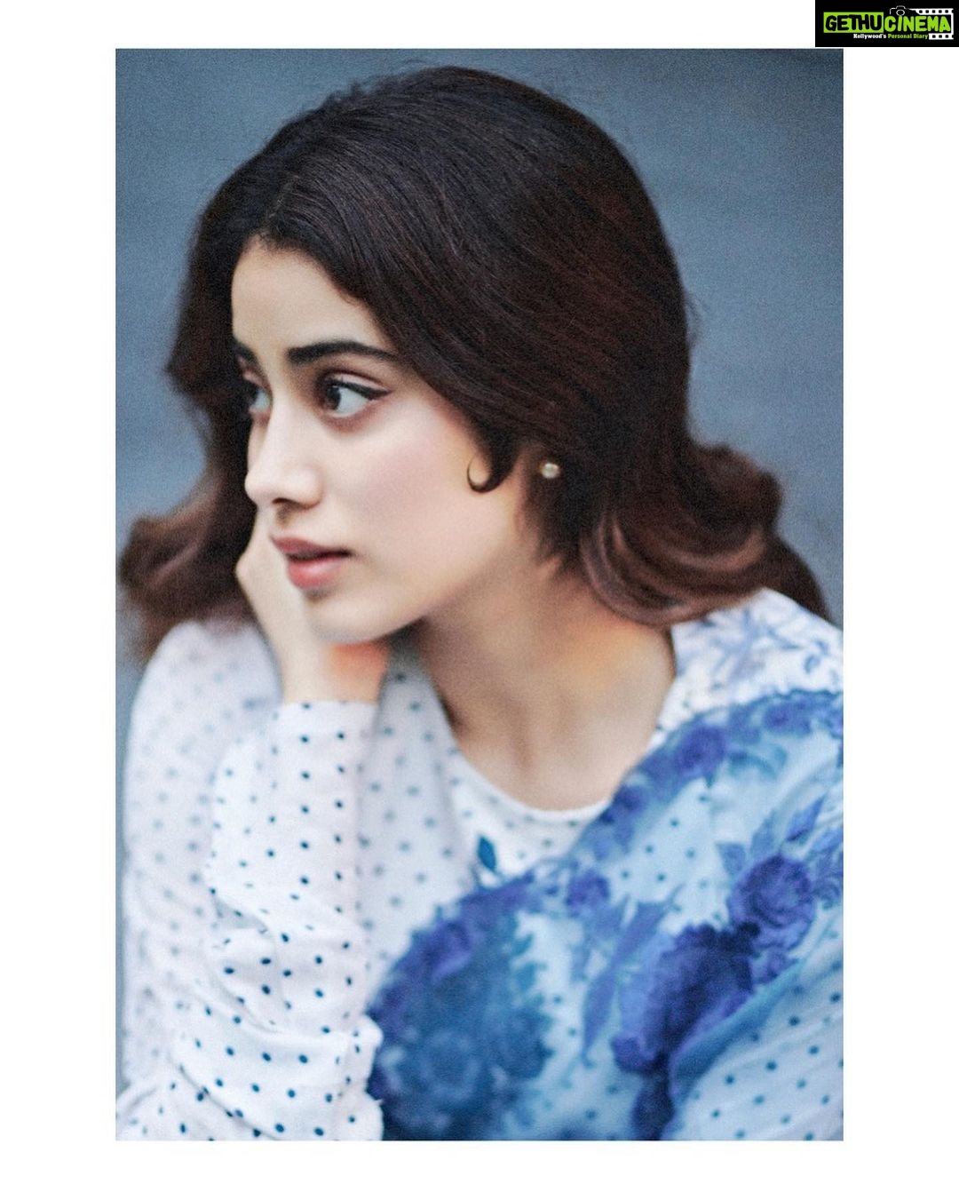 Janhvi Kapoor Instagram - Pretended to live in the 1950s for a day and enjoyyyyyed