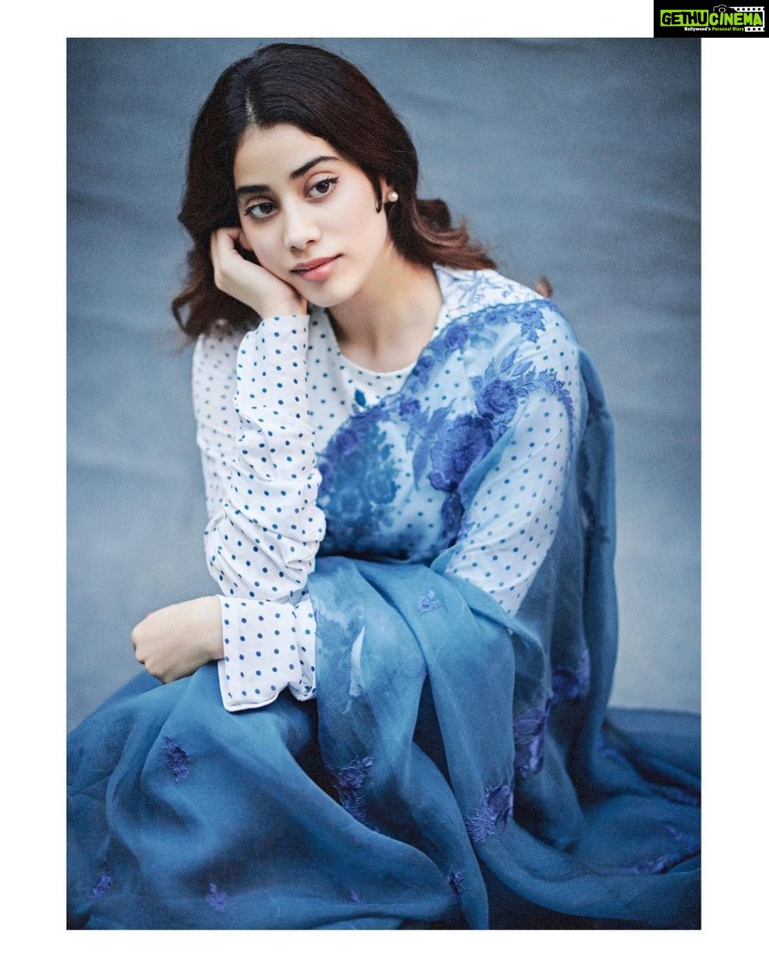 Janhvi Kapoor Instagram - Pretended to live in the 1950s for a day and enjoyyyyyed