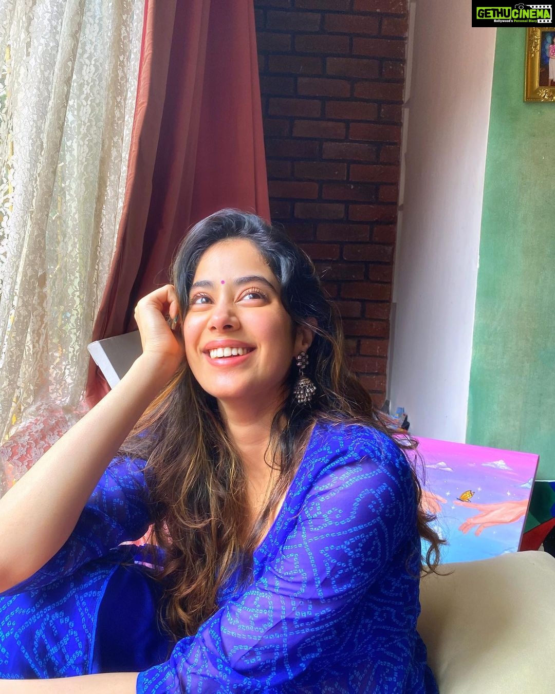 Janhvi Kapoor Instagram - 🦋👉🏻👈🏻🦋