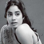 Janhvi Kapoor Instagram - #challengeaccepted @anaitashroffadajania @mahnaz_kotwal @namratapurohit @mira.kapoor @shanayakapoor02 @sharminsegal @lakshmilehr